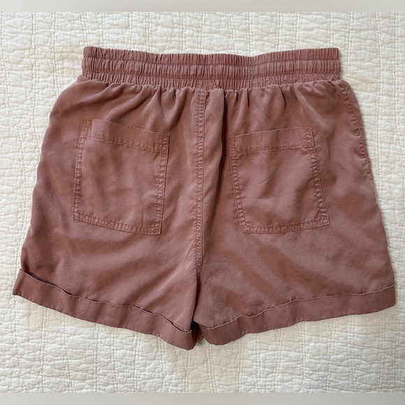 Universal Thread high rise relaxed fit shorts size small - Picture 5 of 10
